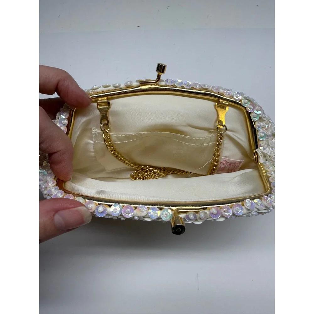 Vintage 1960s La Regale Iridescent Sequin Beaded Bridal Clutch Purse. Perf cond